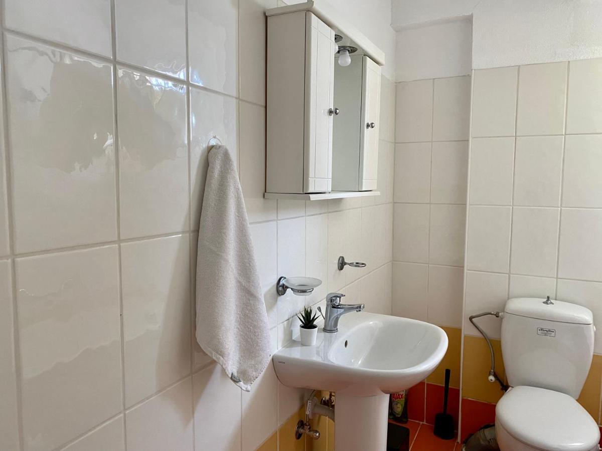 Family Friendly Apartment, In Nature, With Yard "5" Ziparion Bagian luar foto